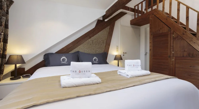 Апартаменты Comfort The Queen Luxury Apartments - Villa Medici
