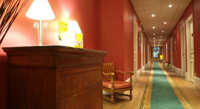 Grand Hotel, Boek Resort Hotels in Franche-Comte met ontbijt, Ontbijt