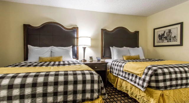 Четырёхместный люкс Evangeline Downs Hotel, an Ascend Collection Hotel
