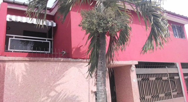 Villa Onelis, Boek Villa Cocody 