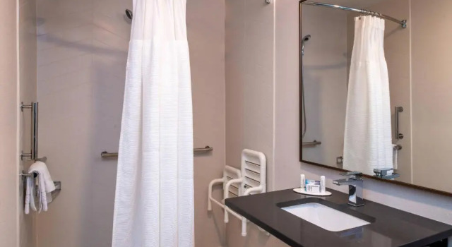 Номер Standard Fairfield Inn & Suites High Point Archdale