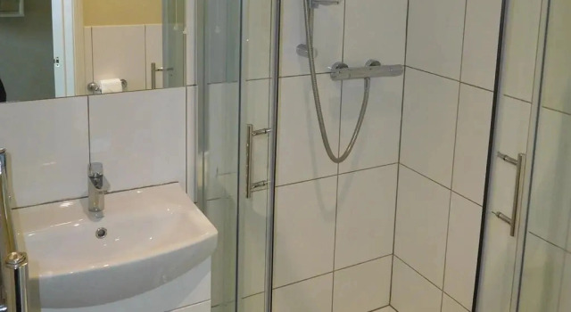 Standard- tredobbelt værelse Cliffhall Hotel