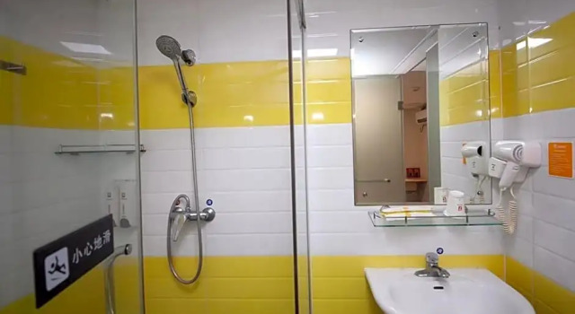 Двухместный номер Business 7 Days Inn Guangzhou Huangsha Metro Branch