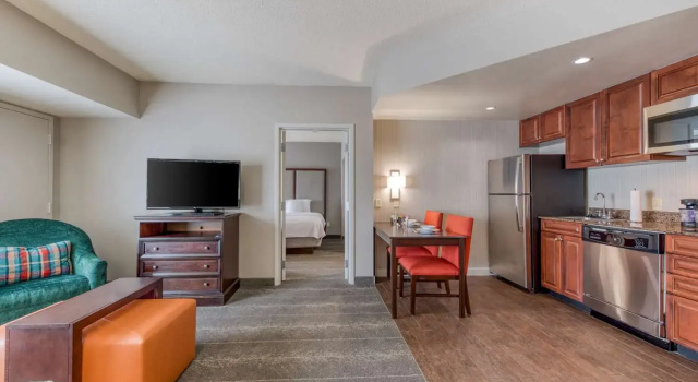 Люкс с 2 комнатами Homewood Suites by Hilton Olmsted Village