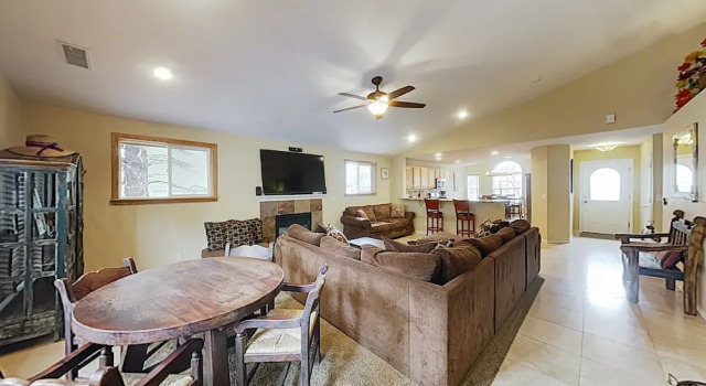 New Listing! Adventurer’s Getaway w/ Hot Tub home, 预订 酒店 弗拉格斯塔夫 科罗拉多大峡谷