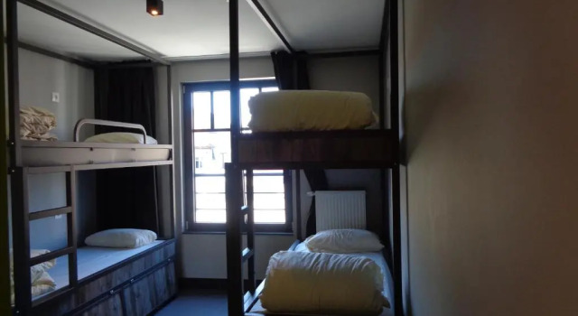 Кровать в общем номере (женский номер) Brxxl 5 City Centre Hostel