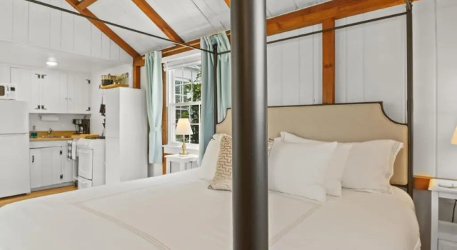 Люкс Deluxe The Seagrove Suites & Guest Rooms