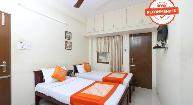 OYO Silverkey 77698 Kings Court Near Rela Balaji Hospital, Забронировать Отель Отели штата Тамилнада 3 звезды, 3*