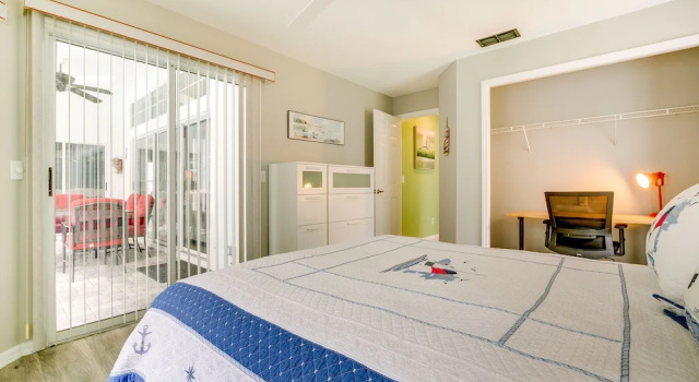 Коттедж Sunny Home w/ Pool & Lanai - Near Rainbow River!