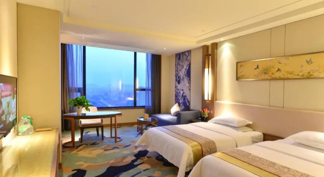 Четырёхместный номер Business Ramada by Wyndham Heze