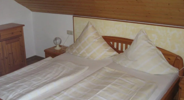 Hotel Ursula Garni, Varaa Hotelli Bad Brueckenau 