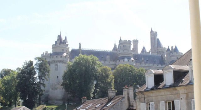 Aux Blés d'Or, Rezervați Hotel Pierrefonds 