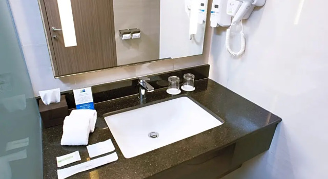 Luksusowy dwuosobowy pokój Holiday Inn Express Surabaya CenterPoint by IHG