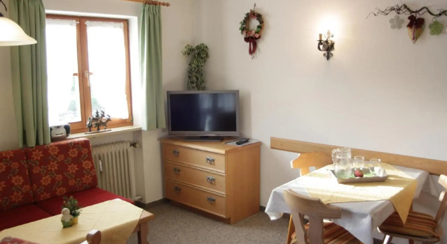 Haus Isartal, Забронировать Отель Миттенвальд Гармиш-Партенкирхен, рядом с Mittenwald Old Town