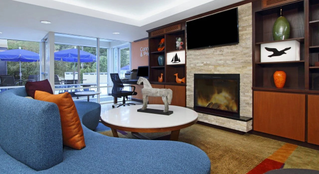 Fairfield Inn Portland Maine Mall, Varaa Hotelli Hotellit New England uima-altaalla, Uima-allas