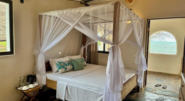 Mwazaro Beach Lodge, Book Hotel Shimoni 