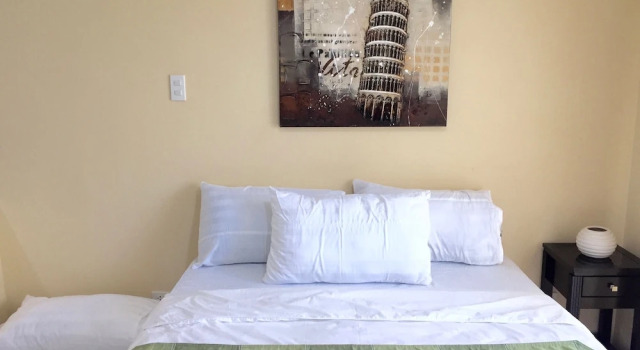 Студия с балконом и с красивым видом из окна Sta. Maria Homes at One Oasis Cebu Condo