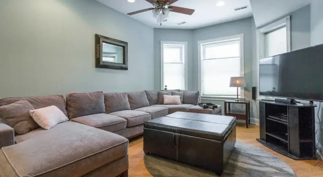 Апартаменты Spacious Split-level Apartment - Great for Groups