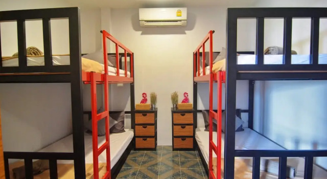 Кровать в общем номере Lanta Hostel