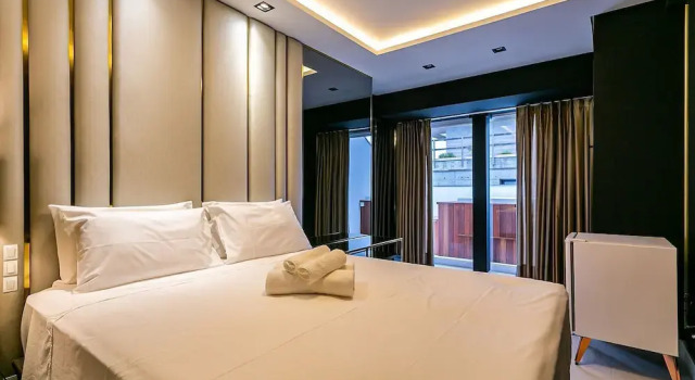 Modern duplex w/jacuzzi 240m beach JRR410