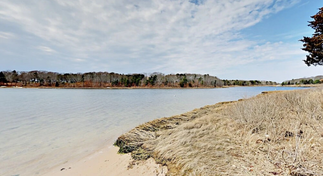Scenic Bourns Pond 4 Bedrooms 2 Bathrooms Home, Réserver Hôtel East Falmouth Massachusetts