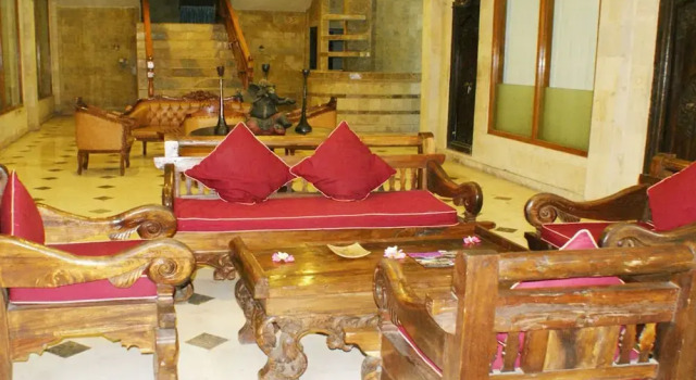 OYO 2334 Melka Excelsior Hotel, Boek Hotel Singaraja Buleleng