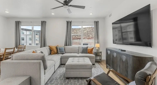 Starlight Crossing 4 Bedroom Condo, Varaa Huoneisto Hurricane 