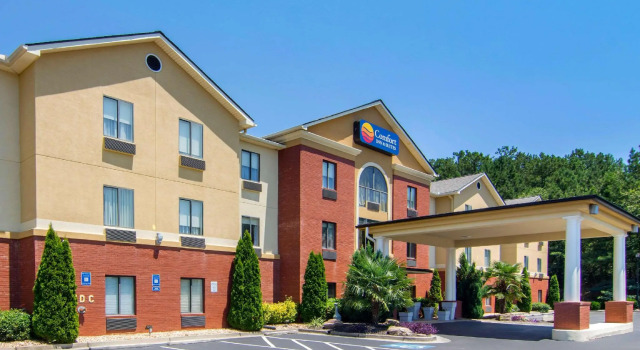 Comfort Inn & Suites Canton Riverstone Area