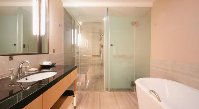 Номер Deluxe InterContinental Heilong Lake by IHG