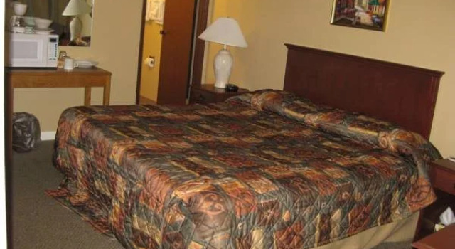 Twin Creeks Motel, Buchen Sie Motel Lumby Silver Star
