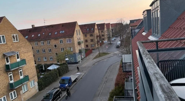Copenhagen Resident , Metro Apartment Close to Shopping , Caffe,public Transport, Book Apartment Vanlose 