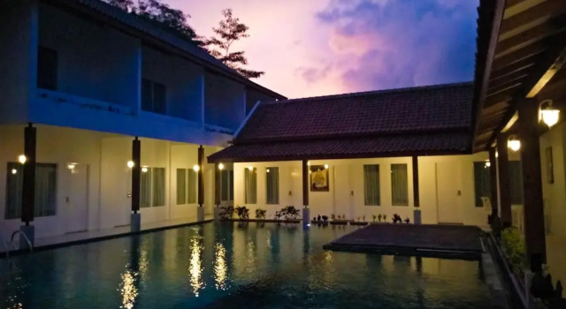 Sinom Borobudur Hotel