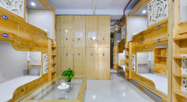 Кровать в общем номере Love Hotel Airport
