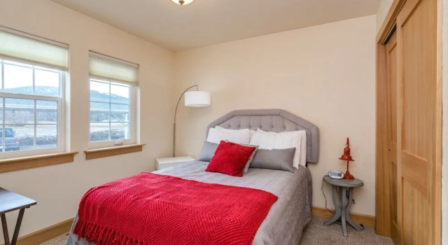 Lake Livin`, Book Hotel Dover Schweitzer Mountain