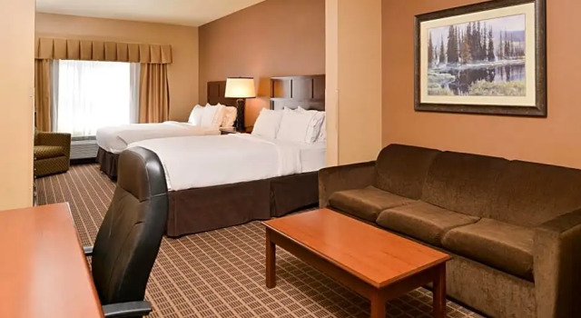 Четырёхместный номер Executive The Evergreen Hotel