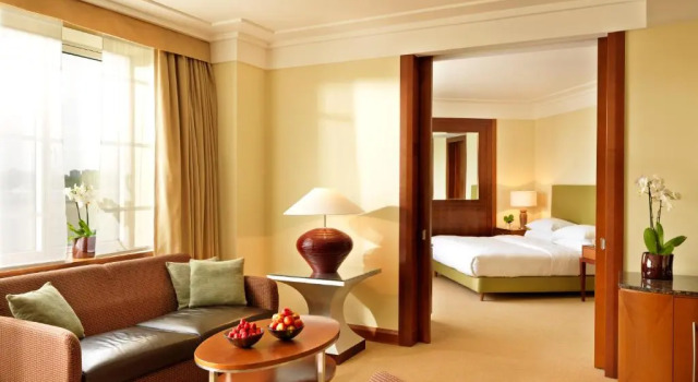 Полулюкс Regent Warsaw Hotel