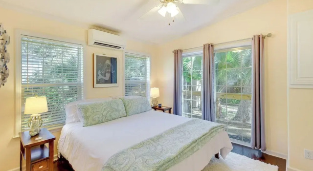 Коттедж The Hammock Cottage w/ Fire Pit < 1 Mi to Beach!