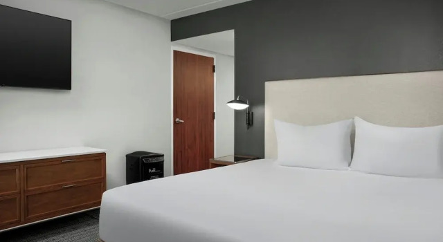 Suite Courtyard Bloomington