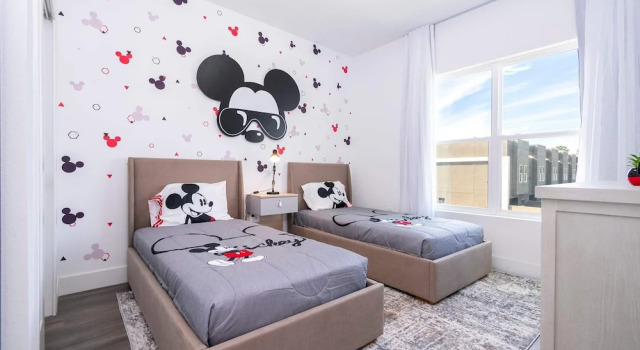 Коттедж Private Pool Home Near Disney Themed Rooms
