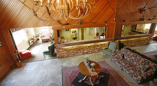 Mountaineer Lodge, Rezervovat Hotel Lake Louise Lake Louise Ski Region