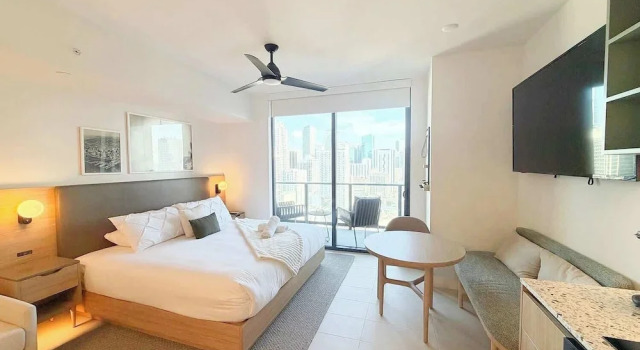 Люкс Deluxe Lux Studio W City Views and Pool