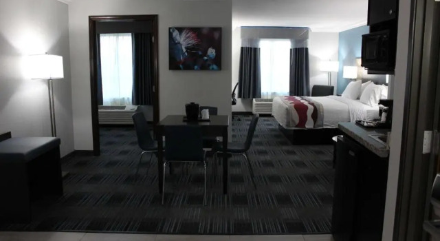 Двухместный люкс c 1 комнатой Best Western Medical Center North Inn & Suites Near Six Flags