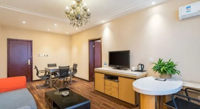 Люкс Business Kunlun International Business Hotel (Renqiu Jinbao Road)