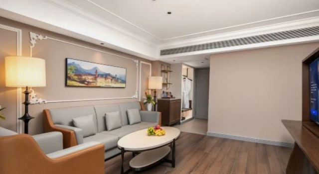 Люкс Business Vienna International Hotel