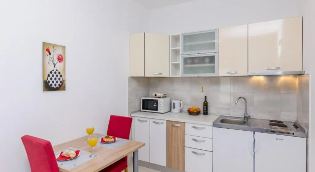 Студия Apartments Maky