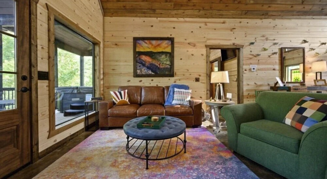 Always Sunny 2 Bedroom Cabin by Redawning, Book Feriehus Villaer i Hochatown, Villa