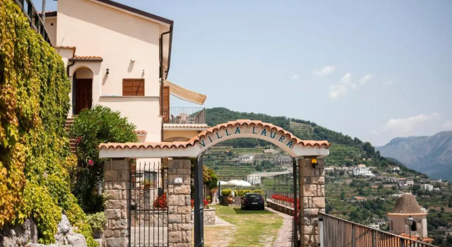 Апартаменты Appartamento Emma in Villa Laura