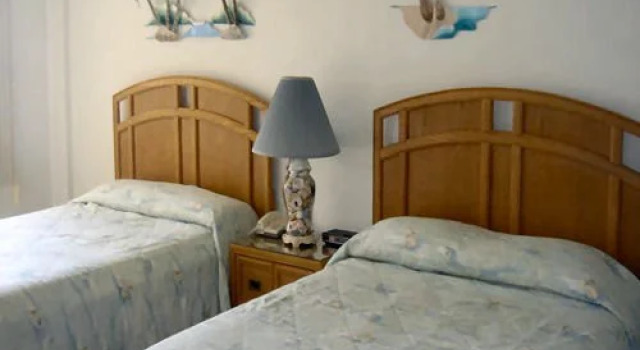Beach Place, Забронировать Отель Мадейра-Бич Сент-Пит-Бич, рядом с Мини-гольф Golf Beaches Blacklight Mini Golf