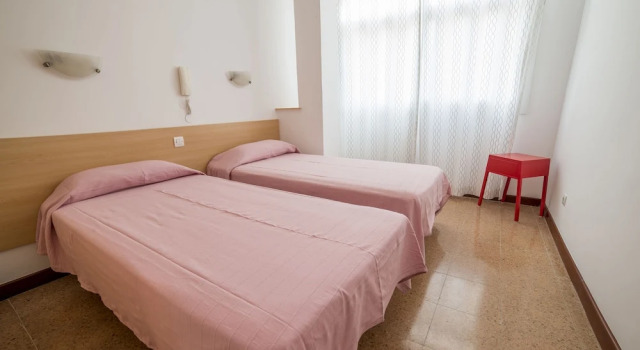 Lightbooking - Rosamar 405, Забронировать Отель Отели Лас-Пальмас-де-Гран-Канария с парковкой, рядом с Музей науки и техники, Парковка
