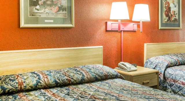 Четырёхместный номер Standard Econo Lodge Jonesboro - Atlanta South